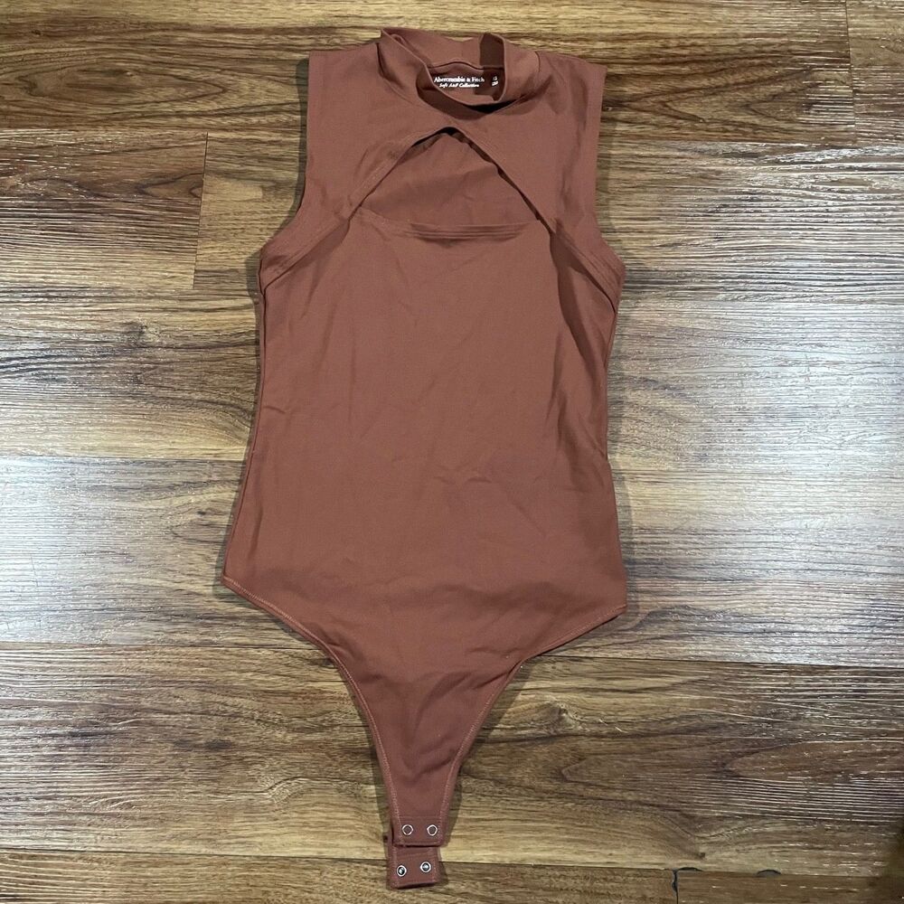 Abercrombie & Fitch Soft A & F Collection Brown Neck Cutout Bodysuit Tank Sz XS